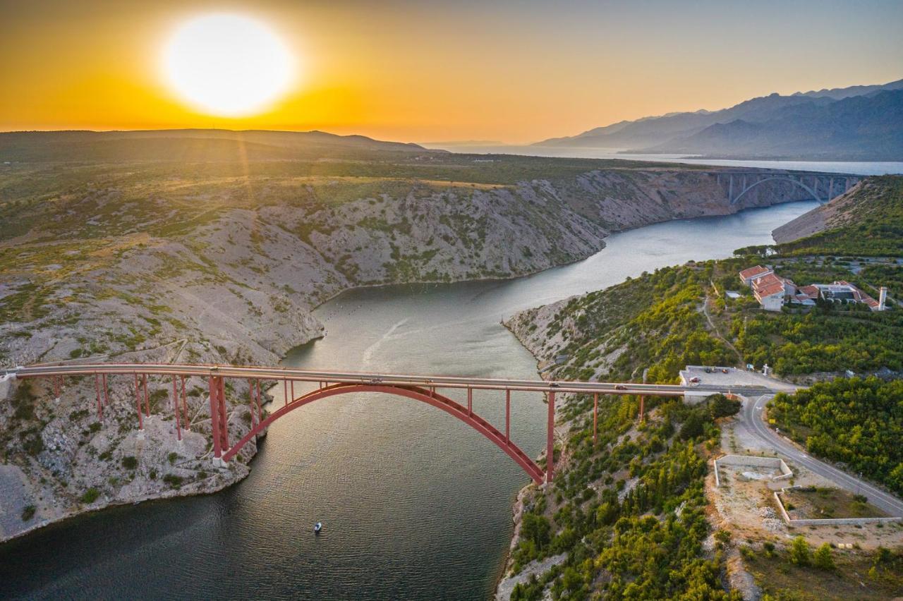 Apartmant Shine Luxury Maslenica Bagian luar foto