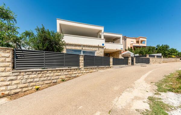 Apartmant Shine Luxury Maslenica Bagian luar foto