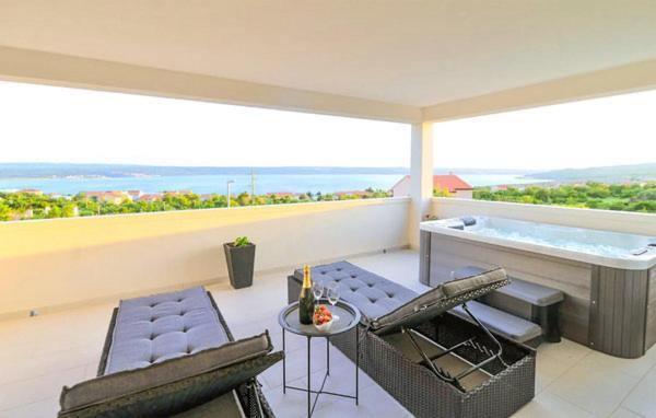 Apartmant Shine Luxury Maslenica Bagian luar foto