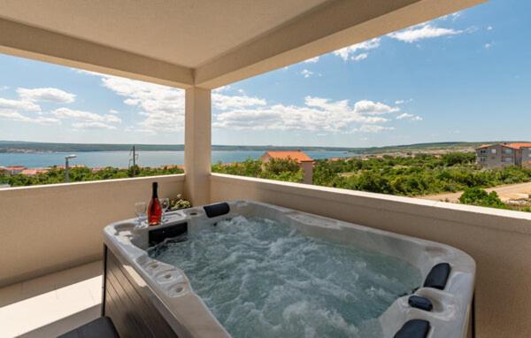Apartmant Shine Luxury Maslenica Bagian luar foto