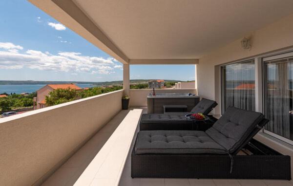 Apartmant Shine Luxury Maslenica Bagian luar foto