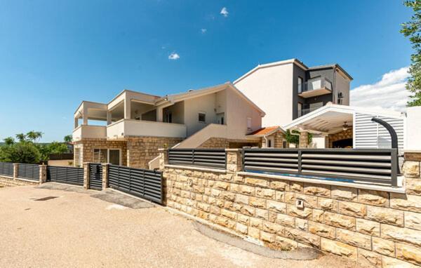 Apartmant Shine Luxury Maslenica Bagian luar foto