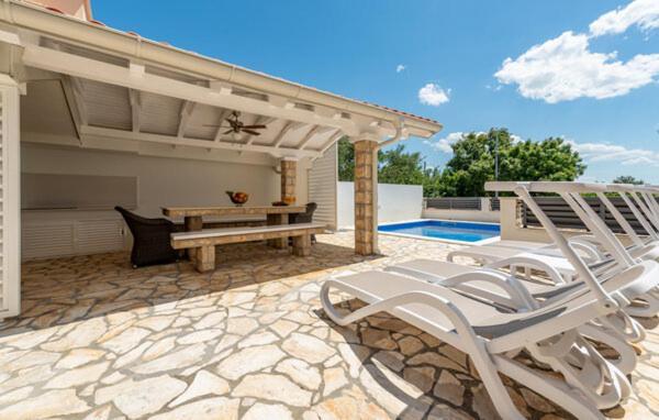 Apartmant Shine Luxury Maslenica Bagian luar foto